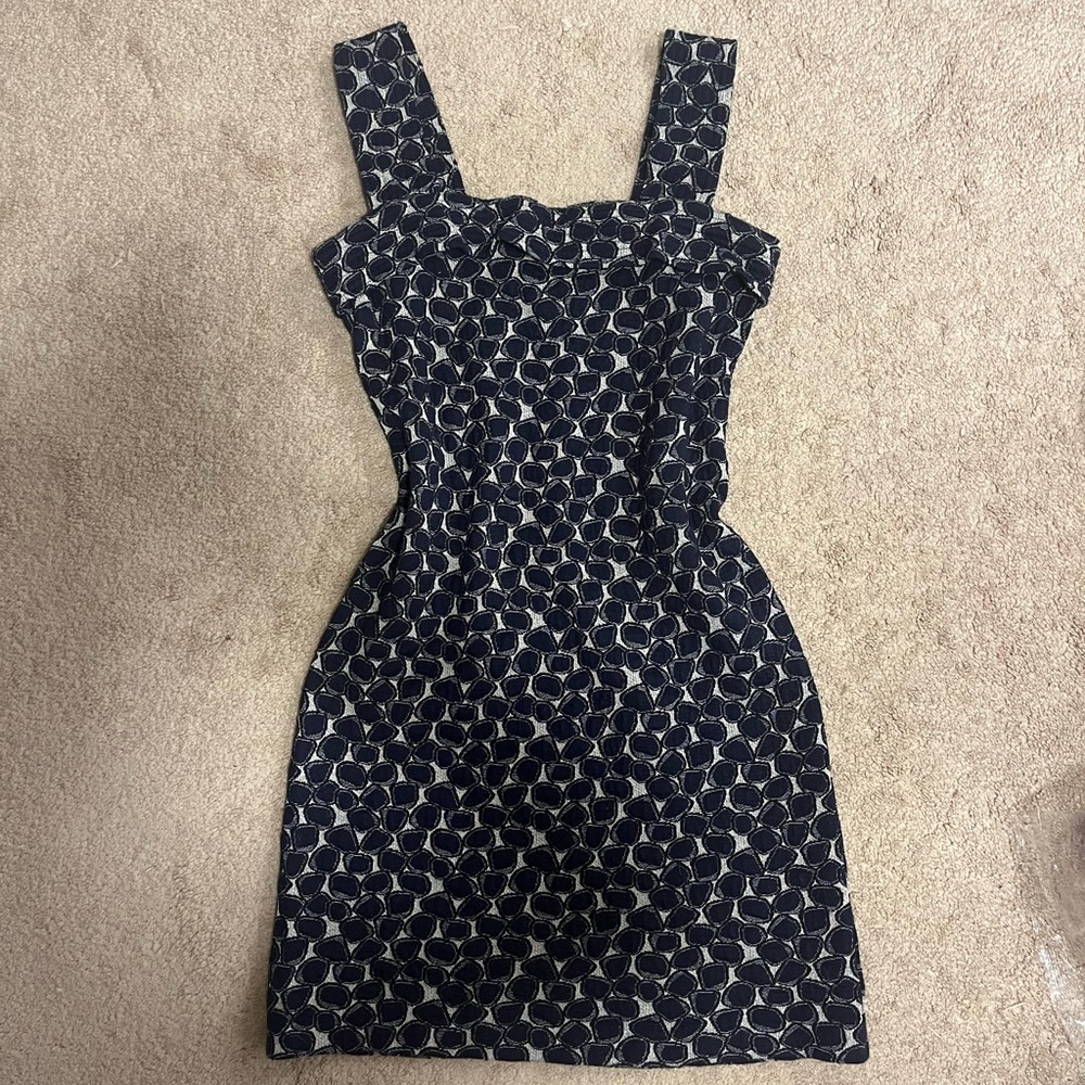 Size 4 vintage Diane Vonfurstenburg mini dress in PERFECT condition!